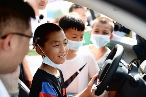 汽車之家紅綠燈課堂發(fā)起兒童交通安全倡議，守護(hù)兒童平安過六一