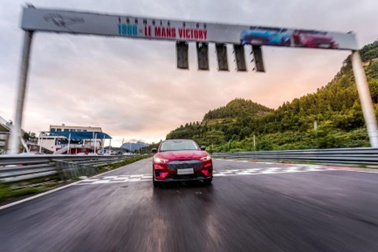 福特公司持續(xù)展現(xiàn)先鋒創(chuàng)新精神，迎來前所未有的發(fā)展機(jī)遇