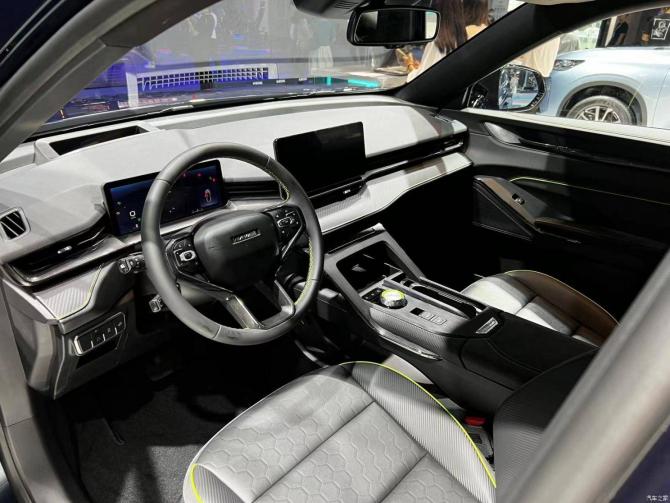 260939578175a18bb95072.jpg image004.jpg