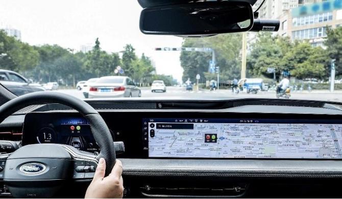Ford車路協(xié)同系統(tǒng)確實(shí)好用 西安的福特車主“不等燈”
