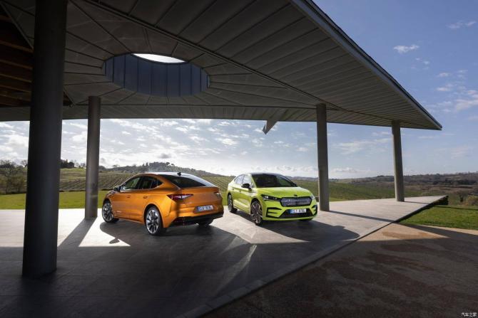 22084430883e8bbe571590.jpg image003.jpg