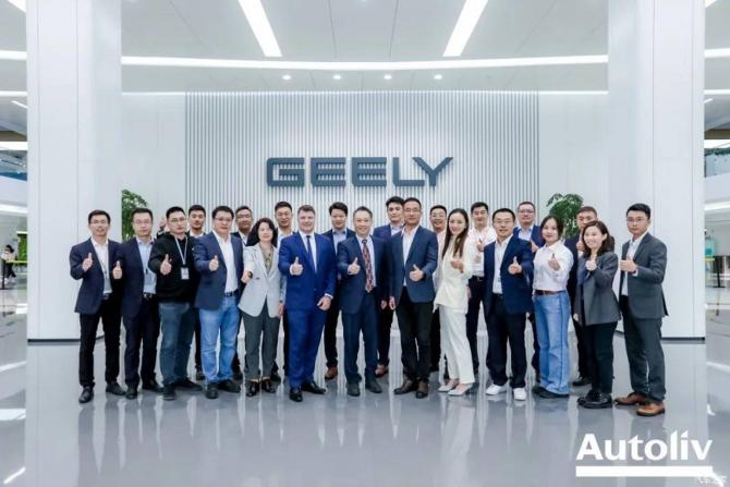 17092727833fcdd5155427.jpg image002.jpg