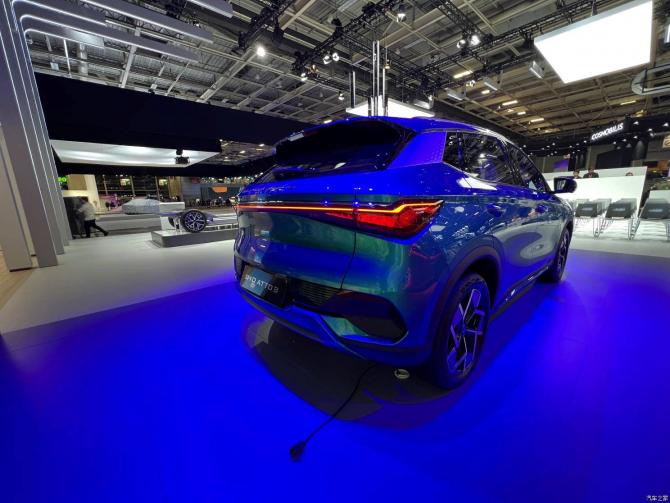 180903103eb5c9d41d3594.jpg image003.jpg