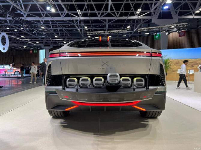 1809383083a4a254732838.jpg image003.jpg