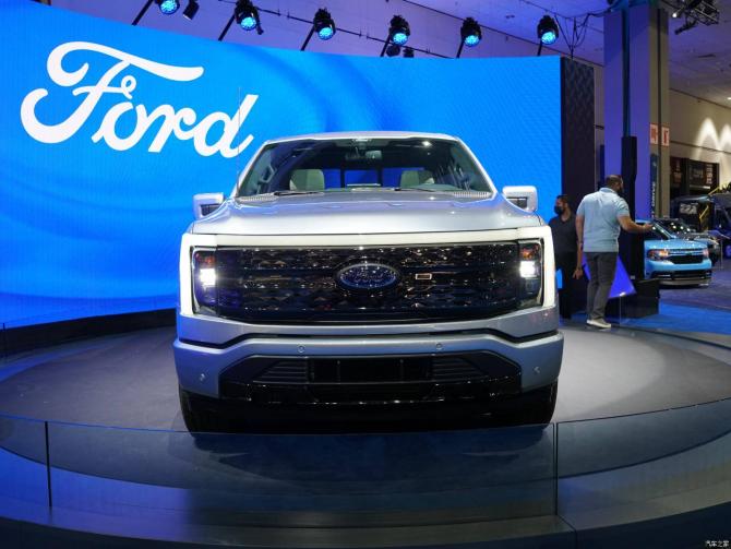 25085626b438d2fad49234.jpg image002.jpg