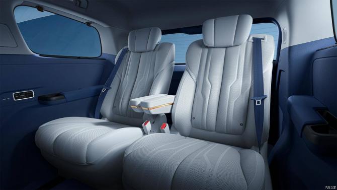 26084903616941753a2007.jpg image003.jpg