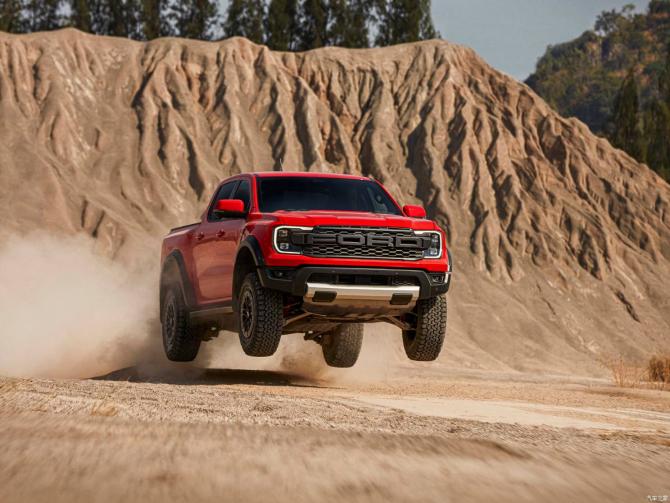 11084518a46750d6379212.jpg image004.jpg