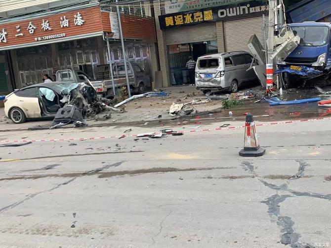 140018180fff5d4aeb2344.jpg image017.jpg