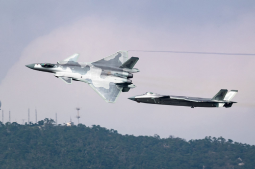 影豹J20混動(dòng)版為珠海航展殲20“威龍展翅”打call