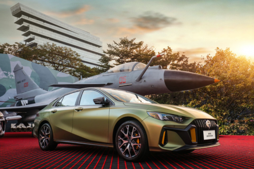 影豹J20混動(dòng)版為珠海航展殲20“威龍展翅”打call