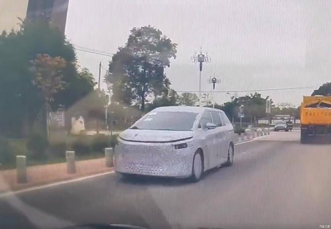 07090130db0530d9e84332.jpg image002.jpg