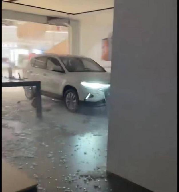 09083755542c7bf4cd1623.jpg image001.jpg