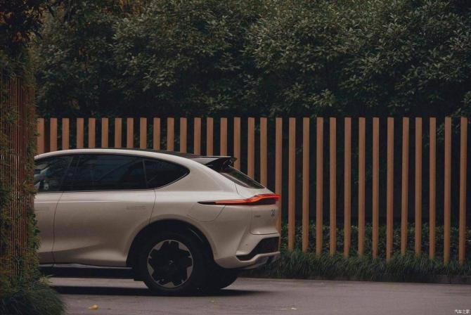 190111011b6752ebad2836.jpg image004.jpg