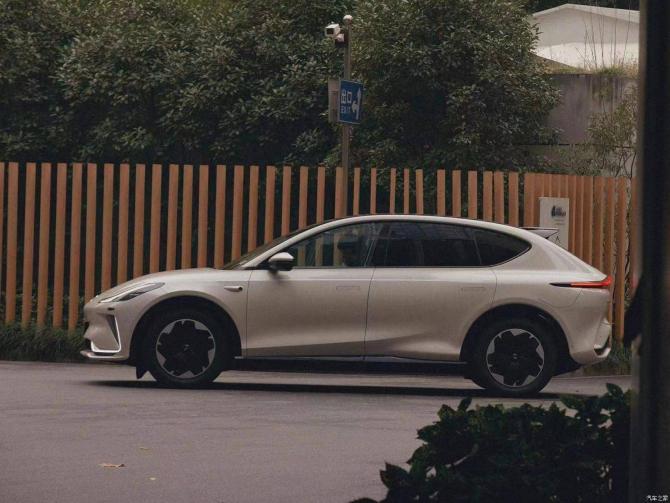 190111055e94b663207864.jpg image003.jpg