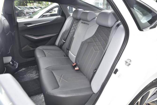 3011073836e6d751ca9266.jpg image003.jpg