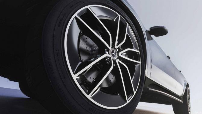 0108414379ee55c4483847.jpg image006.jpg