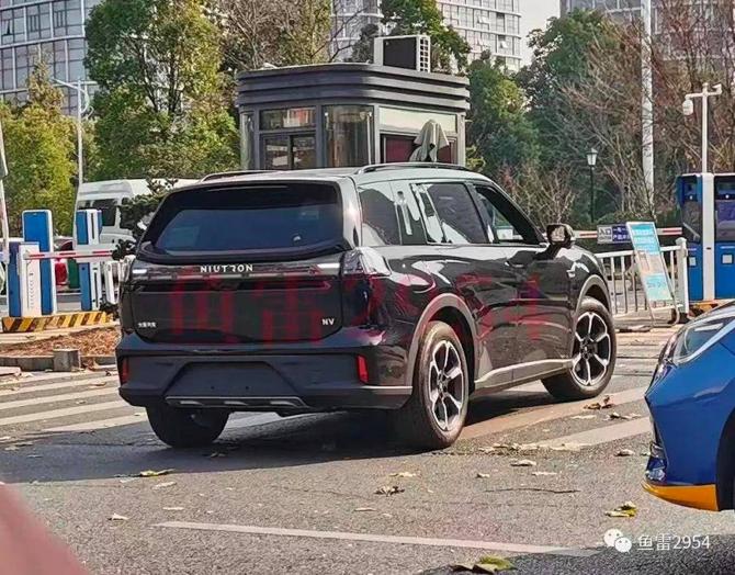 0108571760ef74b8263732.jpg image002.jpg