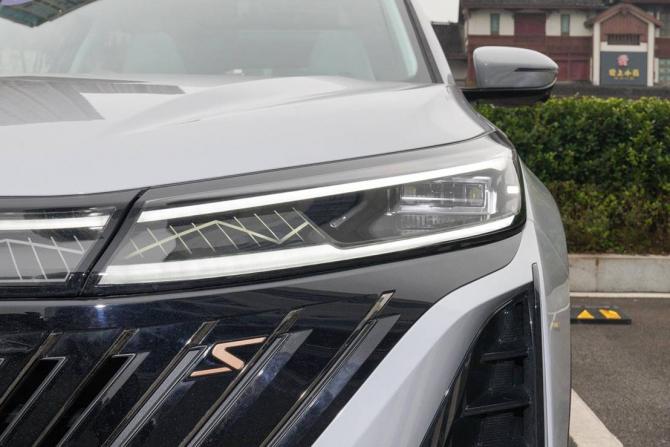 02111940d6bfd1f4af4048.jpg image002.jpg