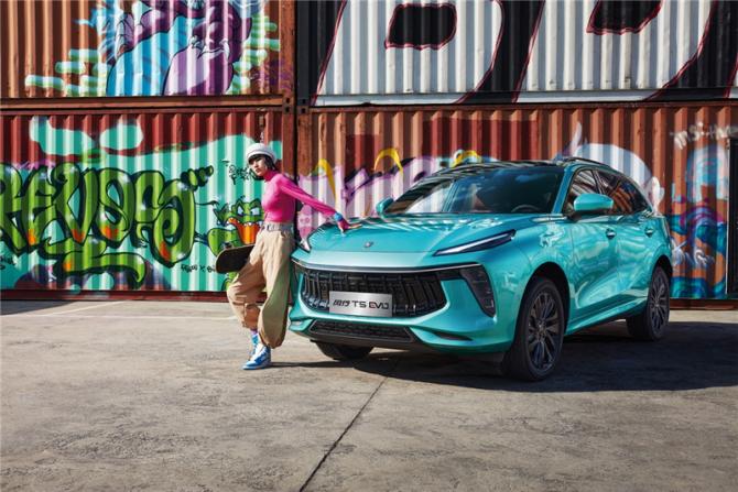 安全性能全面對(duì)比，風(fēng)行T5 EVO比大眾探歌好在哪？