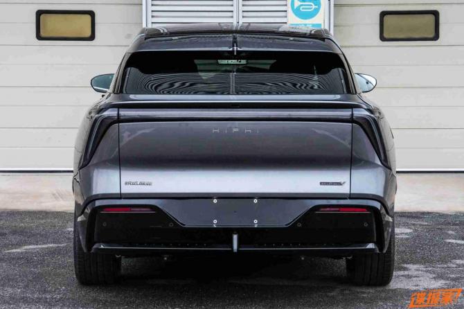 14081036ce1b60211e4850.jpg image002.jpg