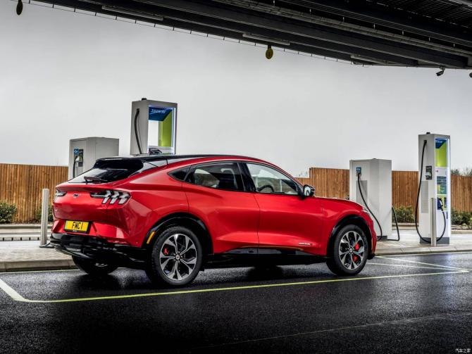 24092303beb03294cc6131.jpg image003.jpg