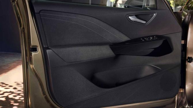 0208400762202705c63481.jpg image009.jpg