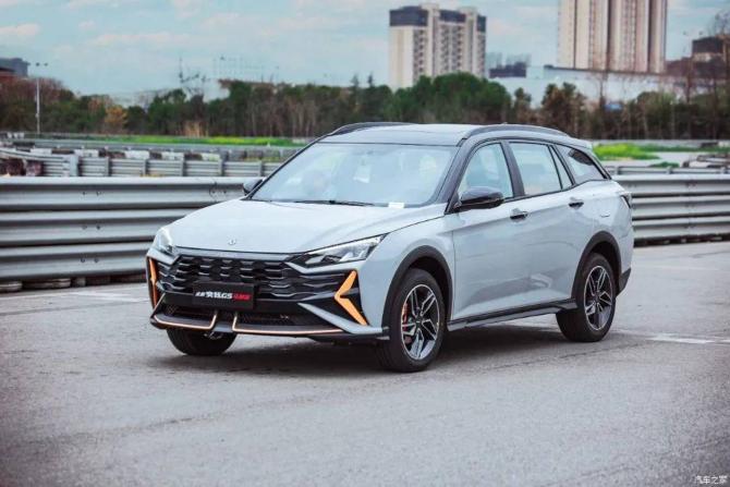 220848448aa00b67cb8806.jpg image001.jpg