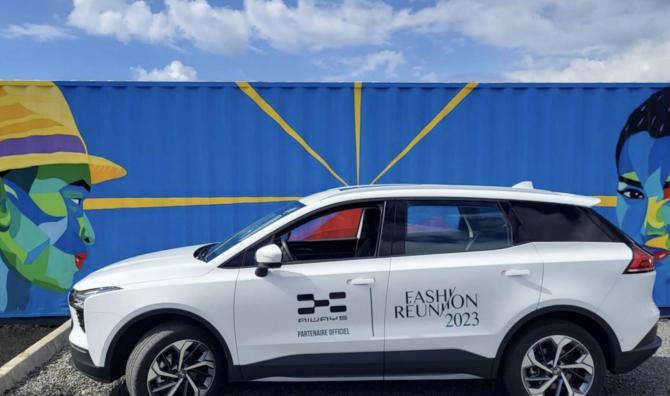 24144429e73adf06060294.jpg image001.jpg