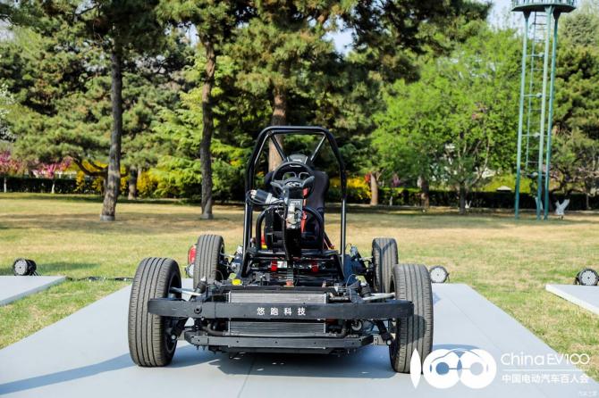 04082152a6c4e025363114.jpg image001.jpg