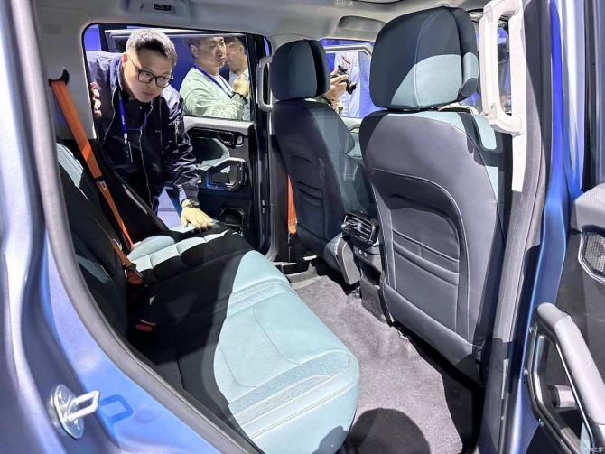 14090342d4155e8cf52924.jpg image013.jpg