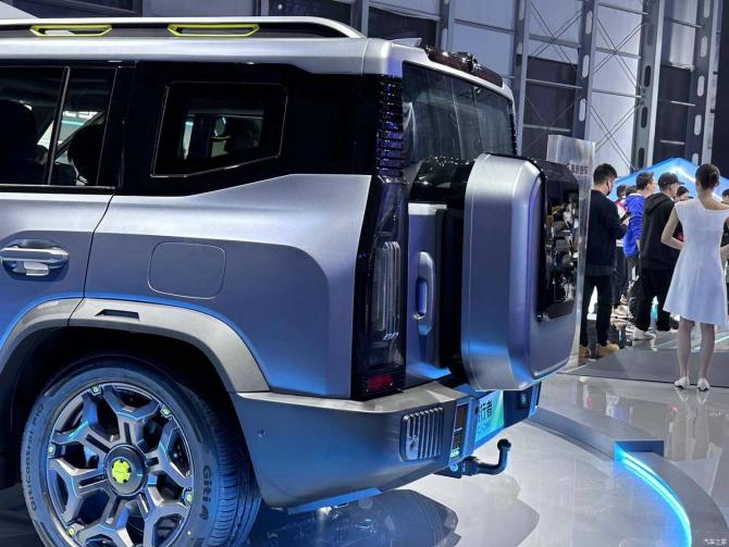 1409040432a0daaa683477.jpg image006.jpg