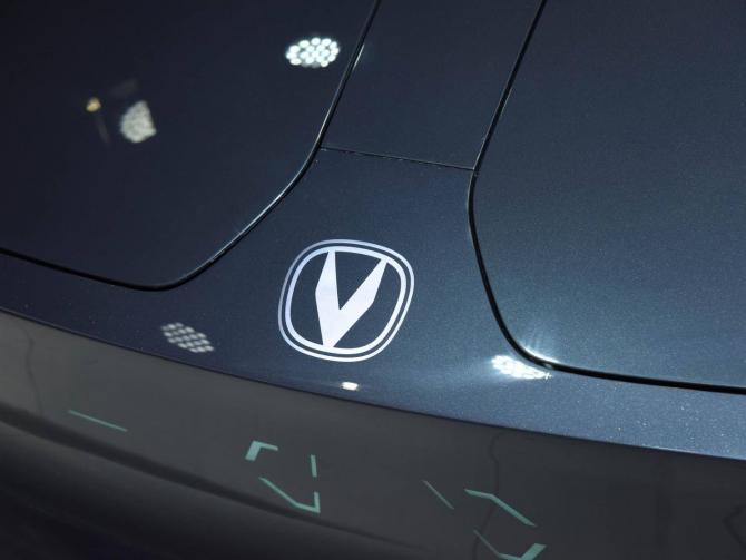 1808535593a0d6a68b5831.jpg image003.jpg