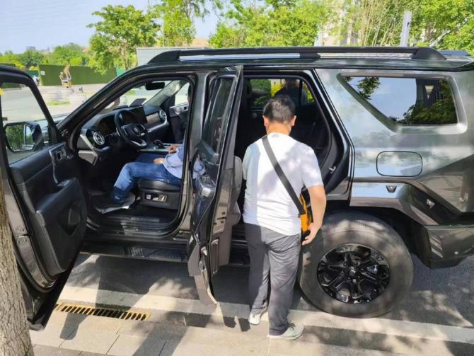 1508413340dca34da92227.jpg image003.jpg