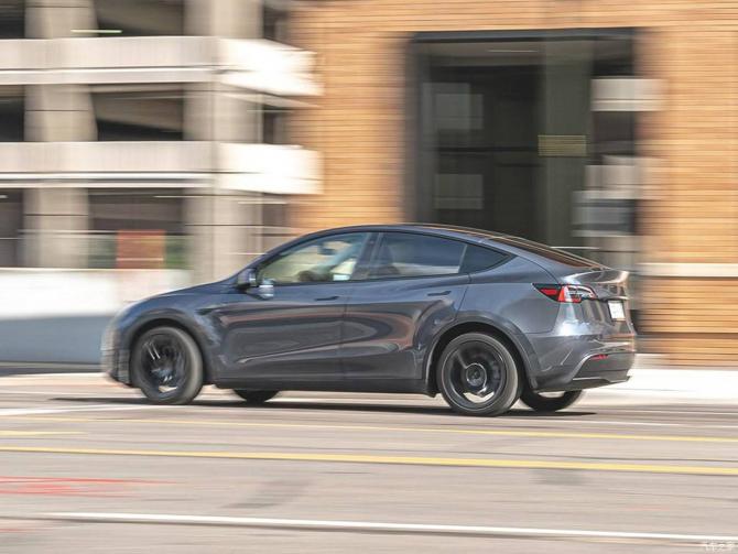 06083006f95050433a9143.jpg image002.jpg