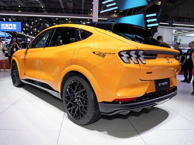 12082536204bb408000272.jpg image003.jpg