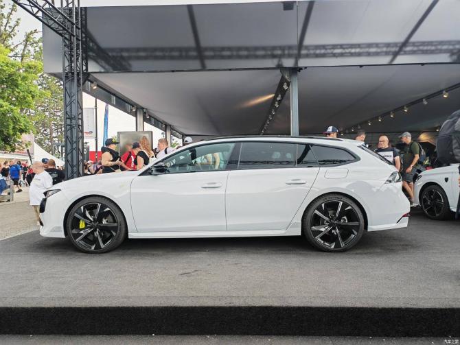 12084410c92f26d7441601.jpg image005.jpg