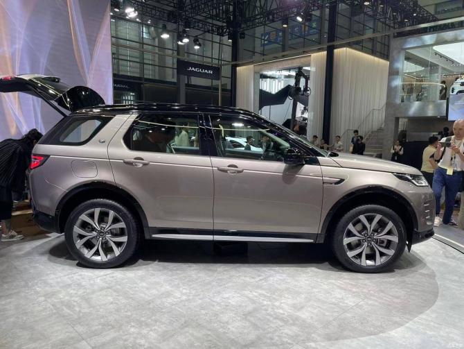 19085644fe6b8b187a4576.jpg image003.jpg