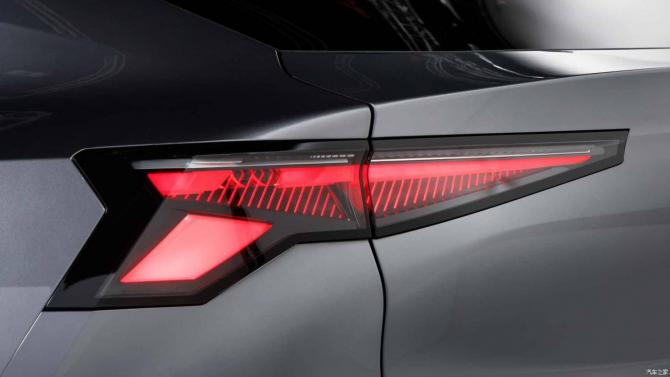 20085125960f1027fd4956.jpg image007.jpg