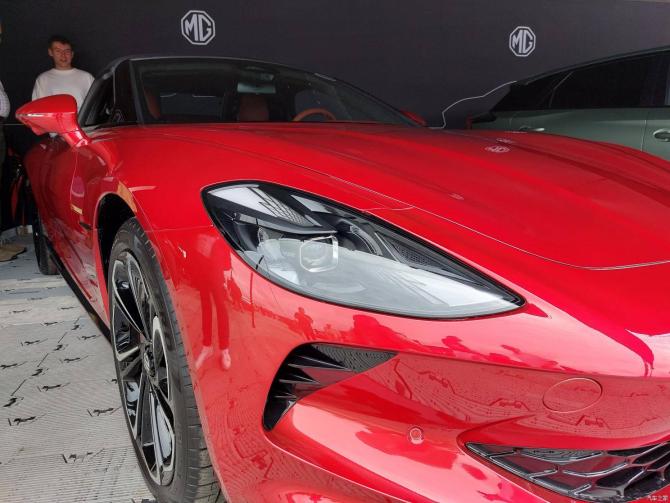 1408403042813a9de57170.jpg image003.jpg