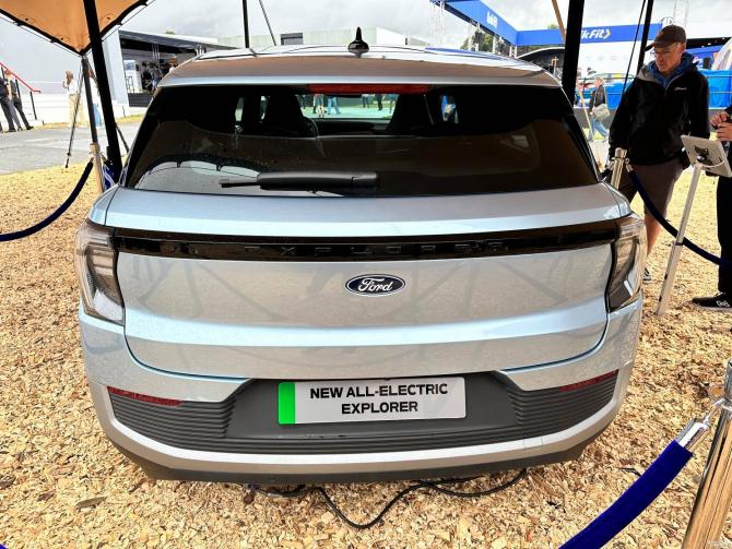 14084506200fee685b3018.jpg image005.jpg