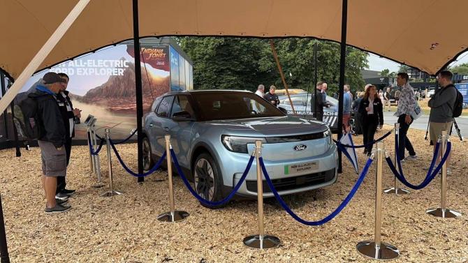 14084514fad556c7884901.jpg image002.jpg