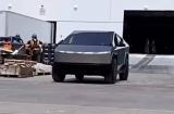 海外網(wǎng)友：第一臺(tái)下線的特斯拉Cybertruck