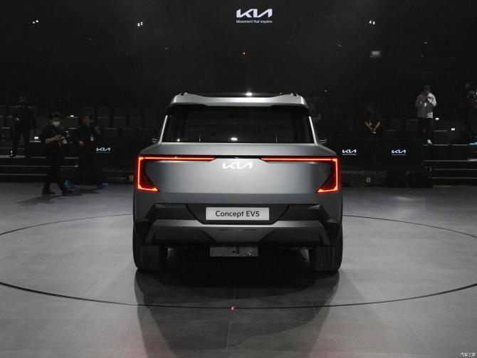 310853066e2fd12a8c0405.jpg image005.jpg