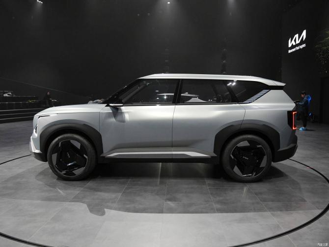 310853125d0b8a58be9672.jpg image003.jpg