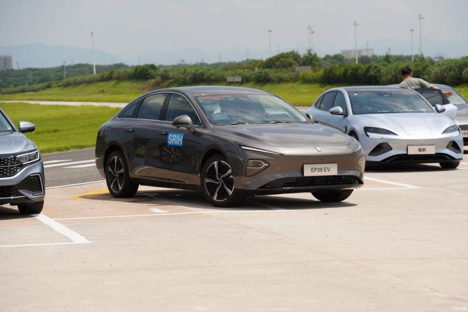 14085631b00f7f313f3135.jpg image002.jpg