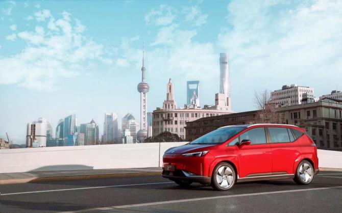 01170402c6f5d807861070.jpg image003.jpg