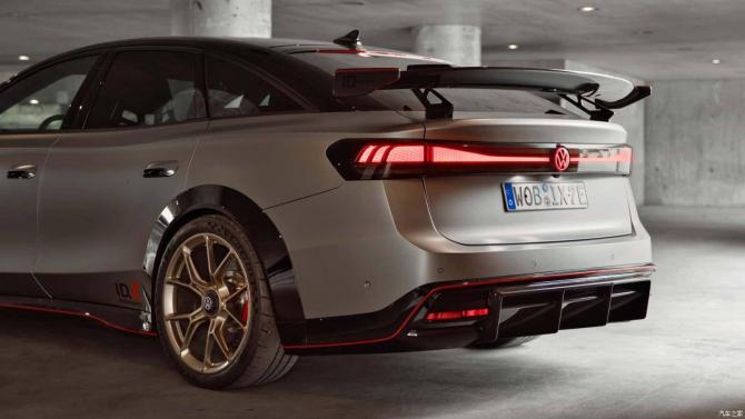 11010538a251454f071129.jpg image007.jpg