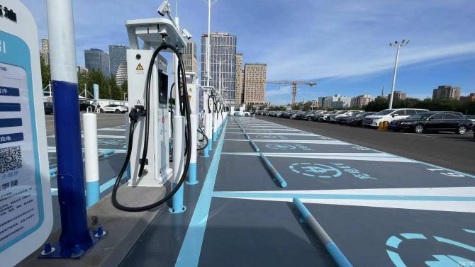 21082439a8e4aa10b44331.jpg image002.jpg