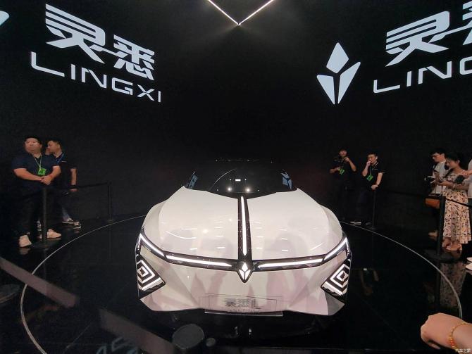 22092118dcf0e3e1342589.jpg image002.jpg