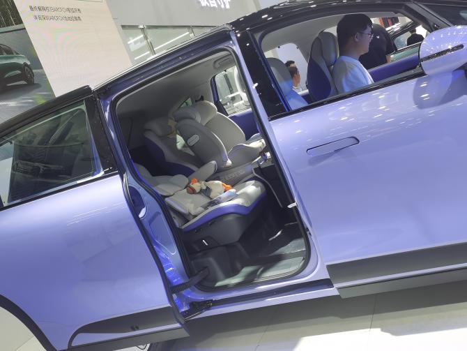 07095929d68f3ab23f0726.jpg 2.jpg